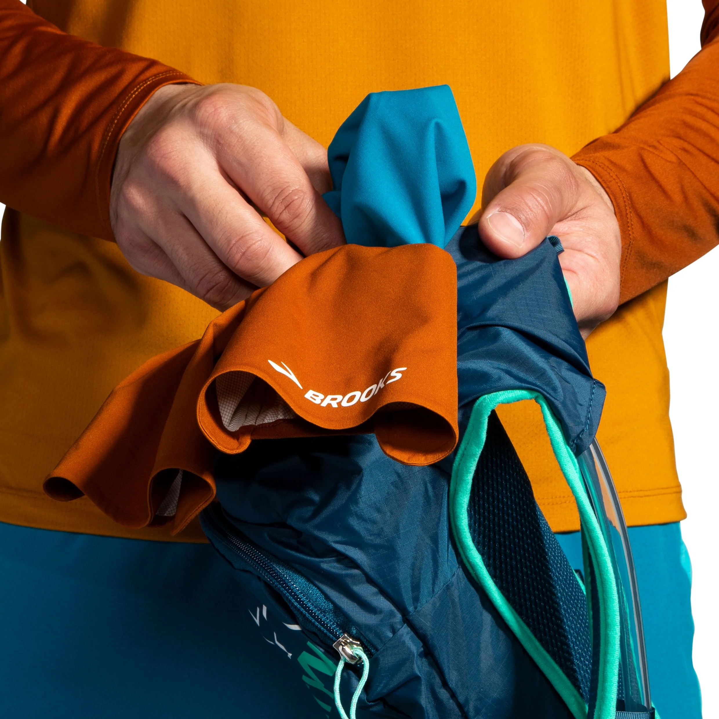 M Brooks High Point Waterproof Jacket - Image 11