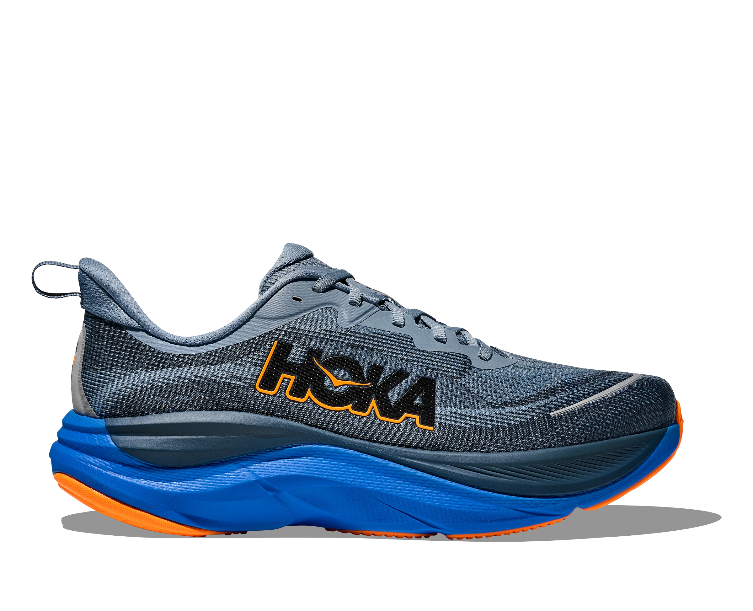 M Hoka Skyflow