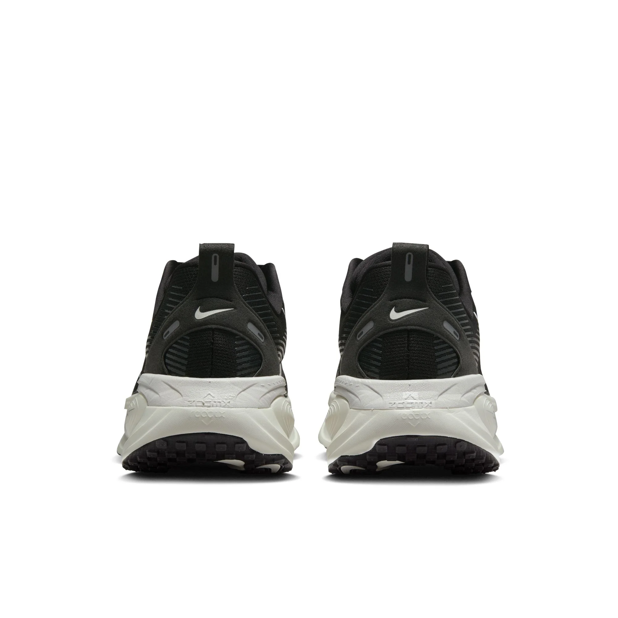 M Nike Vomero 18 - Image 11