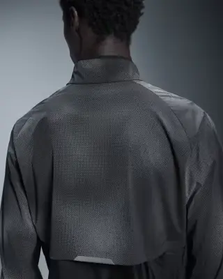 M On Running Weather Jacket - Image 4
