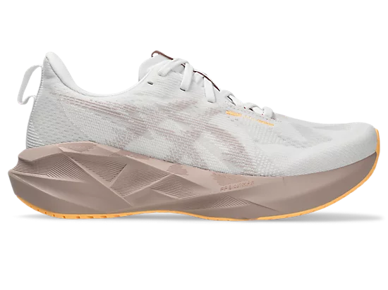 W Asics Novablast 5 - Image 4