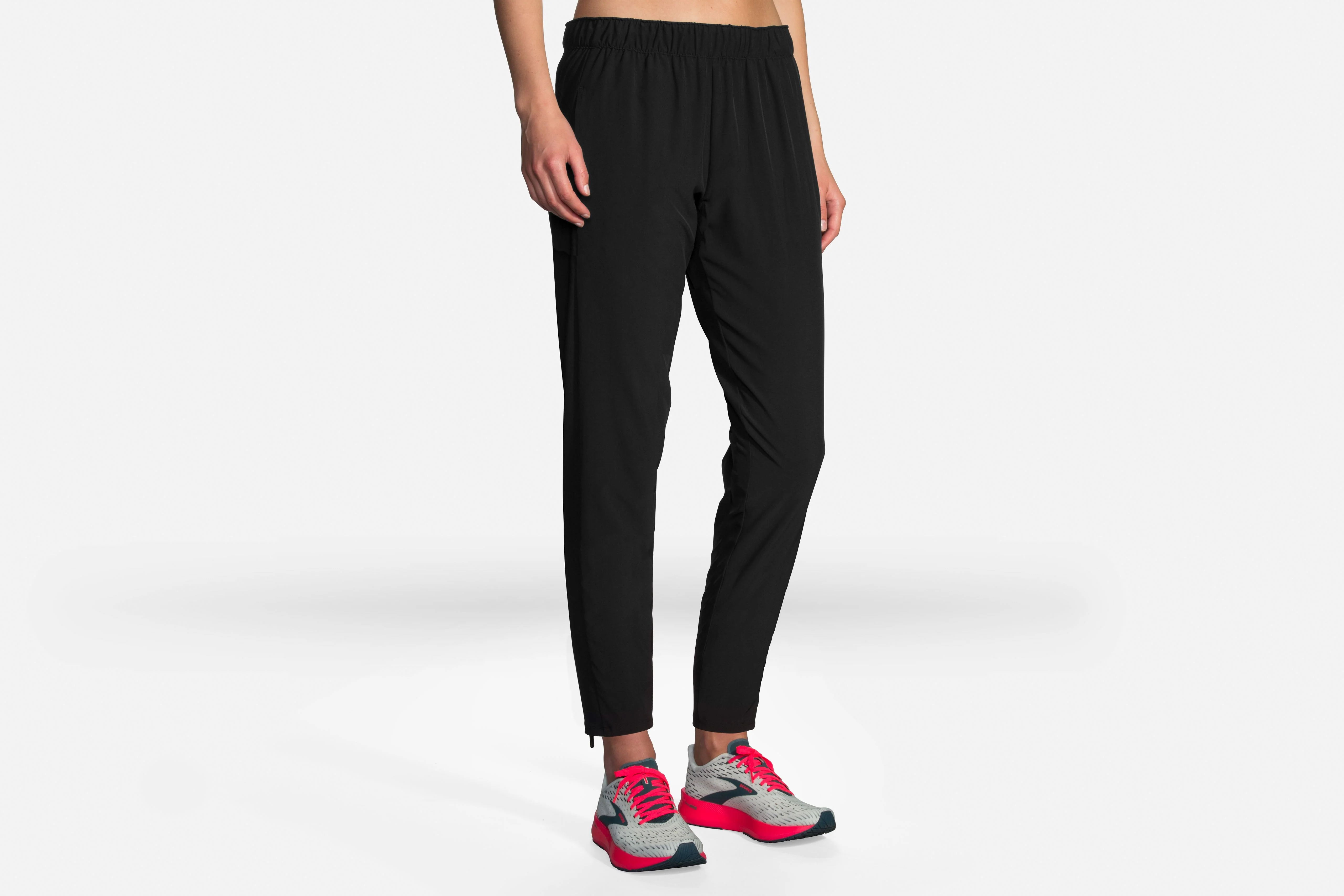 W Brooks Shakeout Pant - Image 3