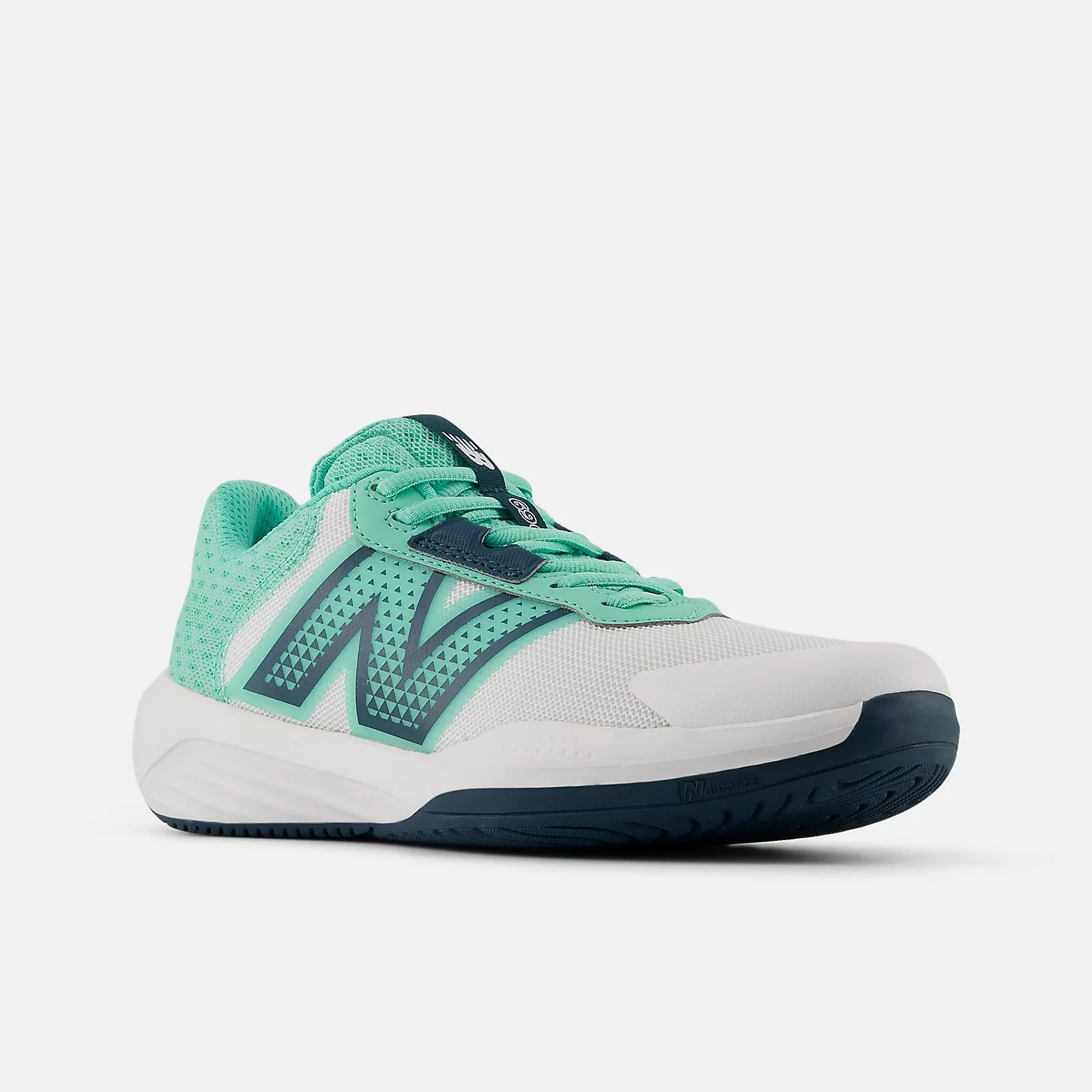 W New Balance 696v6 - Image 10