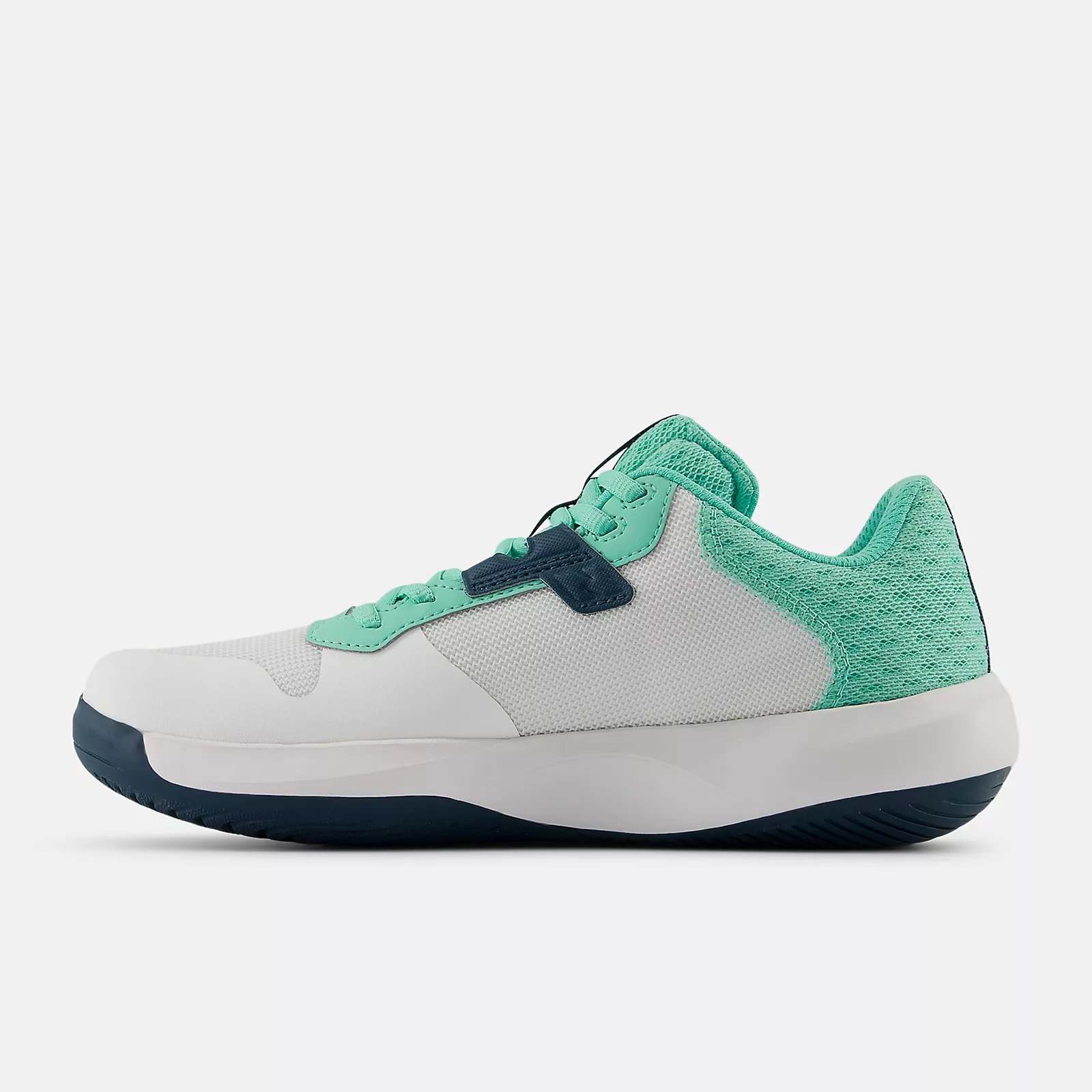 W New Balance 696v6 - Image 7