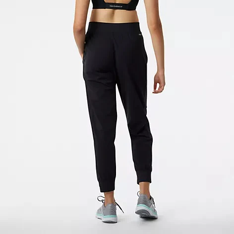 W New Balance Accelerate Pant BK M - Image 3