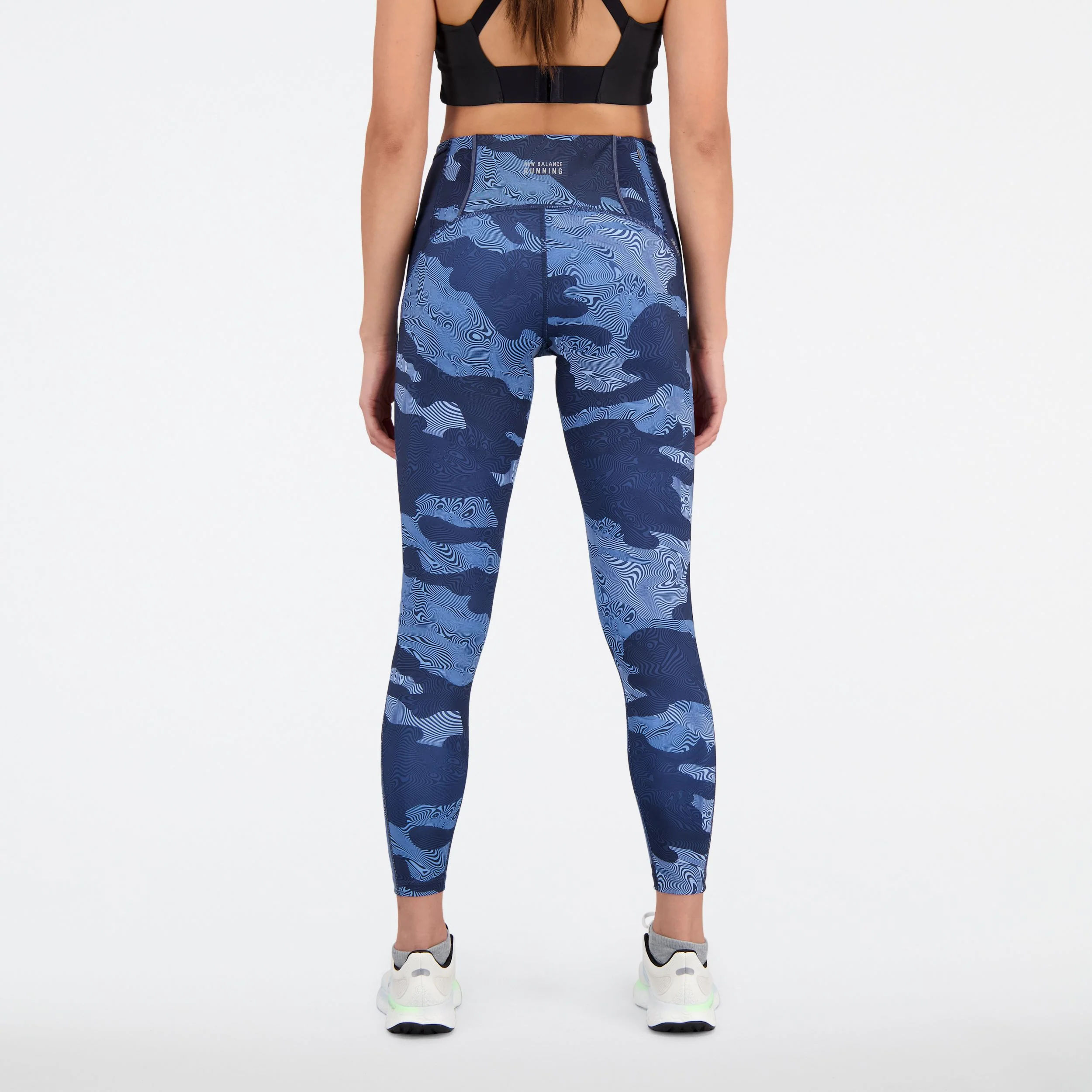 W New Balance Printed Impact Run Tight - Image 3