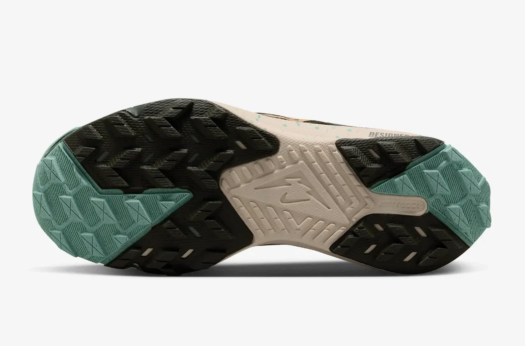 W Nike React Terra Kiger 9 - Image 2