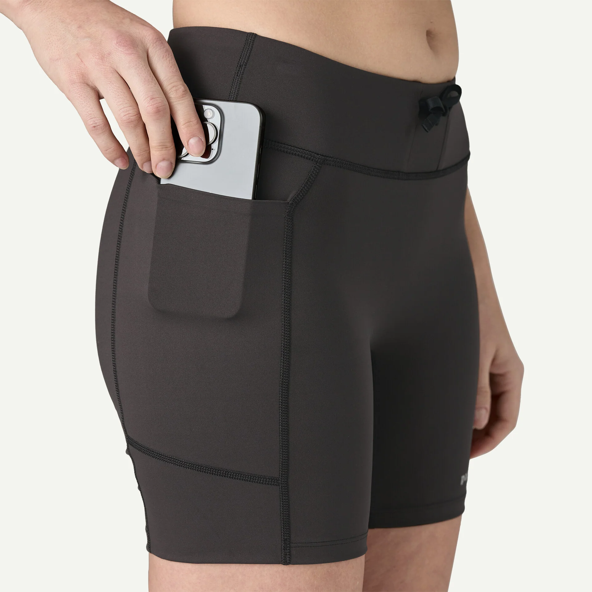 W Patagonia Endless Run Shorts - 6" - Image 3