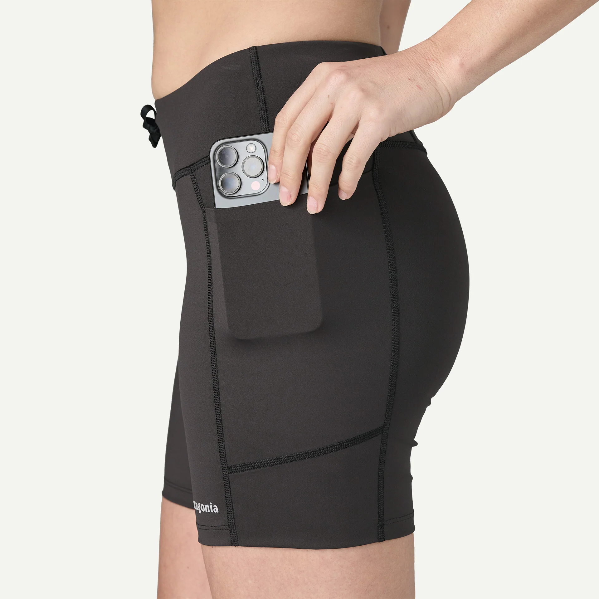 W Patagonia Endless Run Shorts - 6" - Image 4
