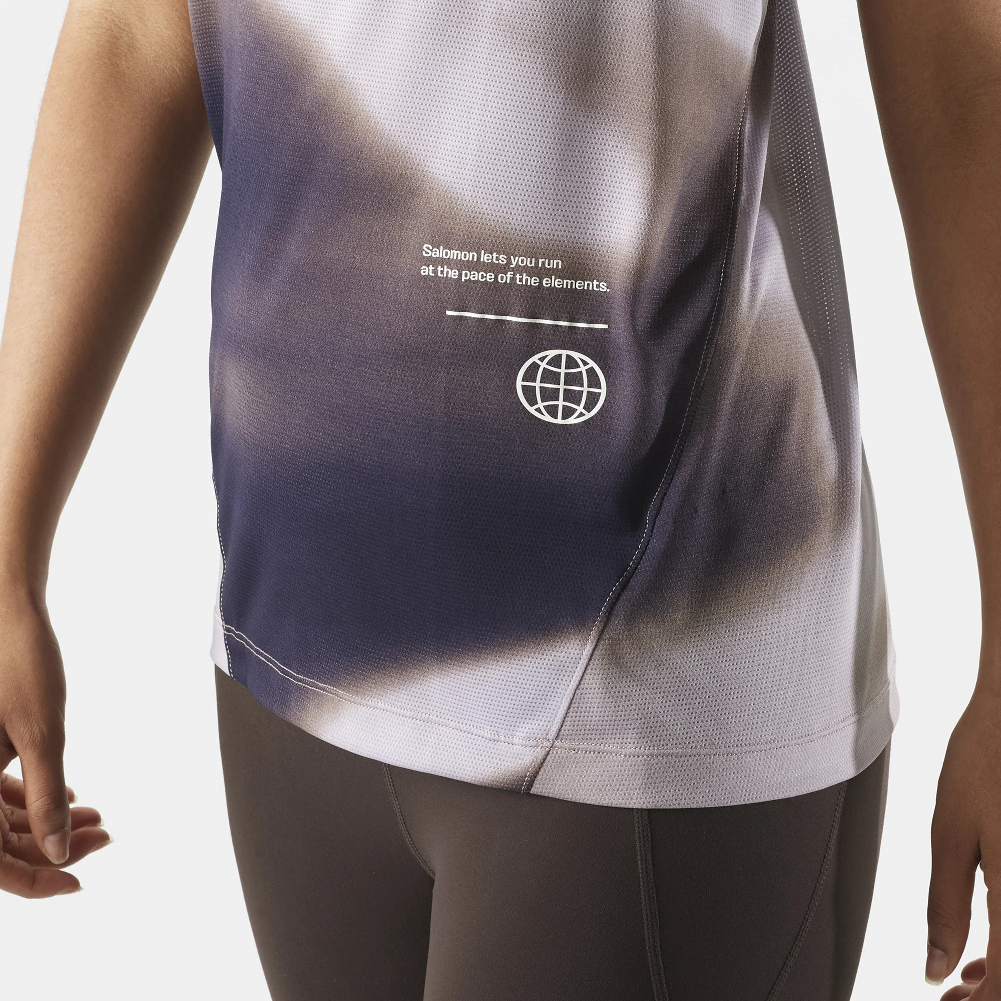 W Salomon Shakeout Core Tank GFX - Image 5