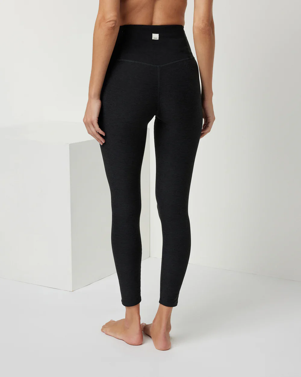 W Vuori Clean Elevation Legging - Image 3