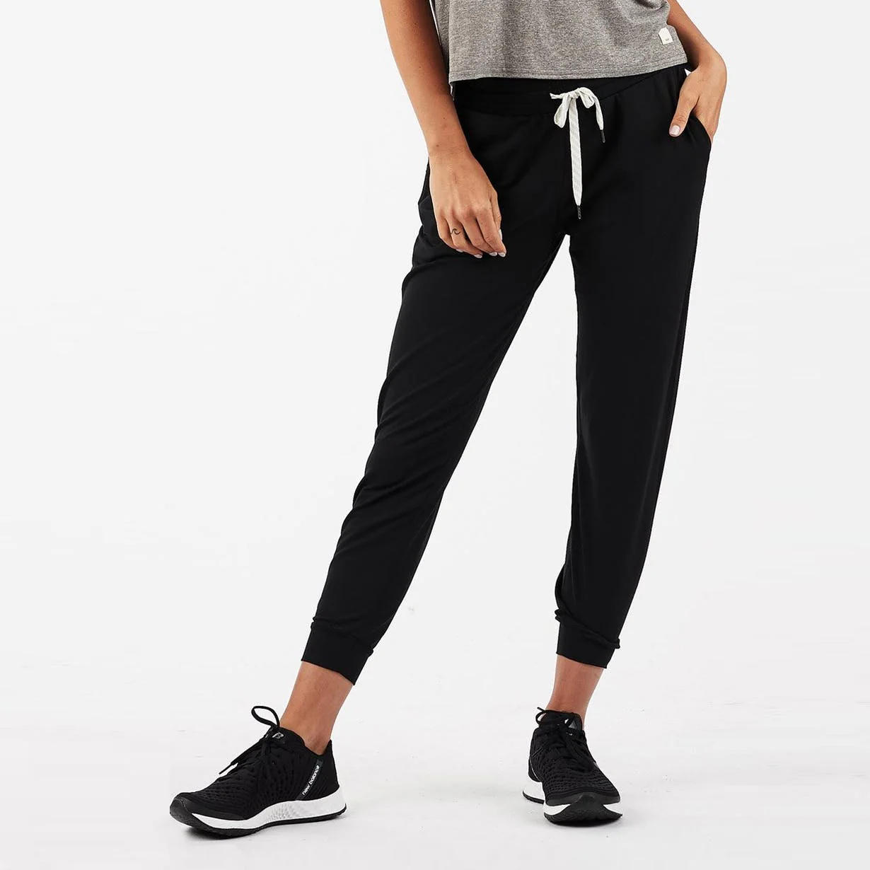 W Vuori Performance Jogger - Image 3