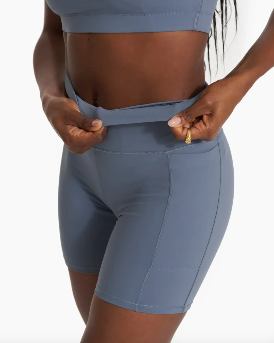 W Vuori Studio Pocket Short - Image 5