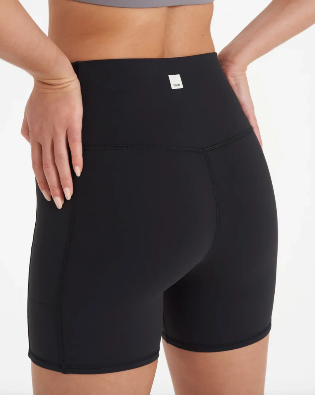 W Vuori Studio Pocket Short - Image 7